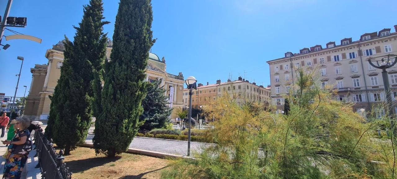 Sofija Apartmani Rijeka Bagian luar foto