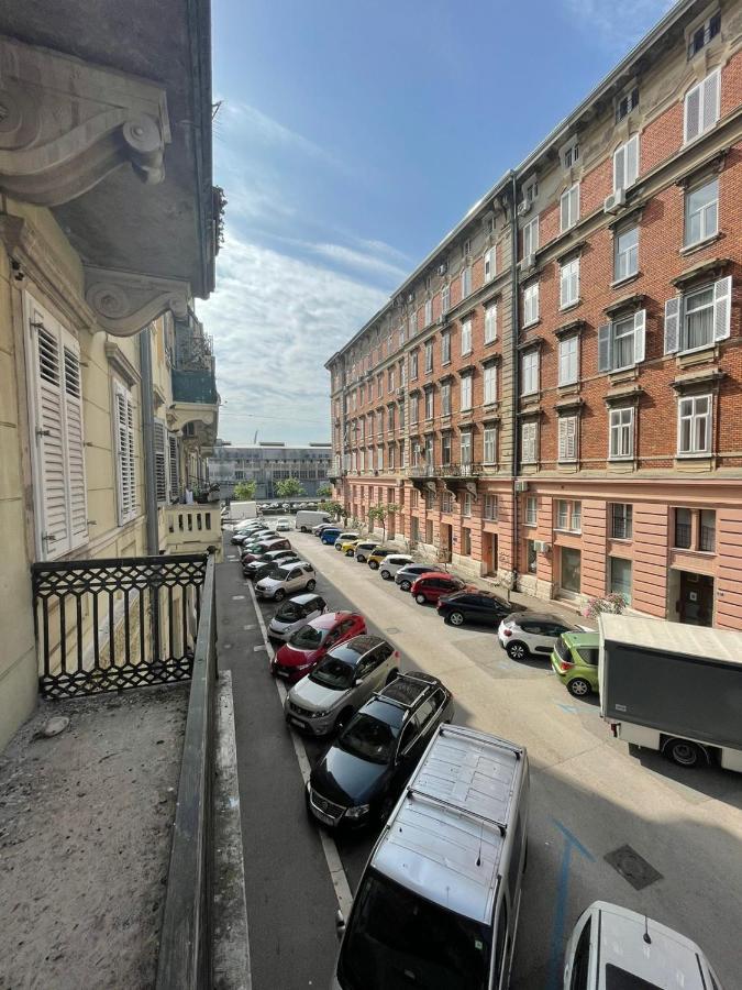 Sofija Apartmani Rijeka Bagian luar foto