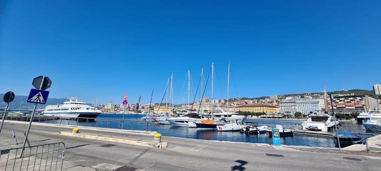 Sofija Apartmani Rijeka Bagian luar foto